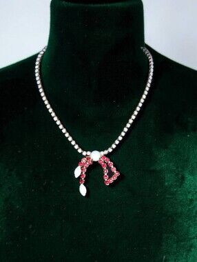 1950s Ruby Red Rhinestone & White Milk Glass Bow Choker Necklace –